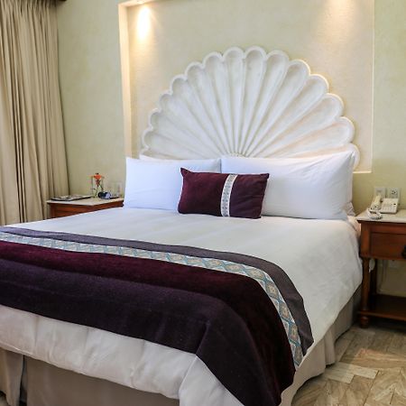 Velas Vallarta Suite Resort All-Inclusive Пуерто Валярта Екстериор снимка